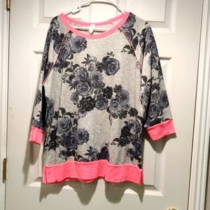 Floral 3/4 sleeve Honeyme top